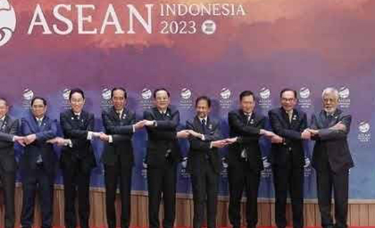 Thủ tướng lên đường dự Hội nghị cấp cao kỷ niệm 50 năm quan hệ ASEAN-Nhật Bản